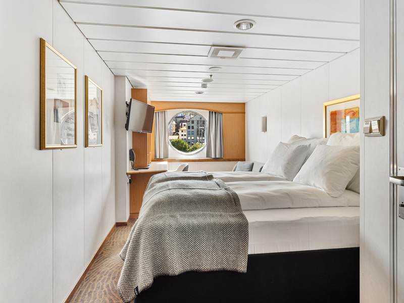Expedition Suite | Mini suite on middle deck